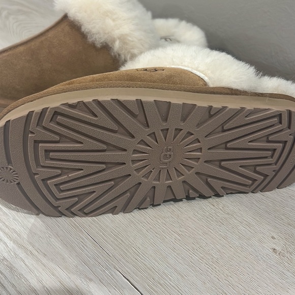 Ugg slippers platform - Picture 3 of 6